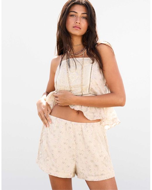 Pull&Bear Natural – shorts aus blumenspitze