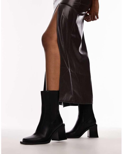Nisha di TOPSHOP in Black
