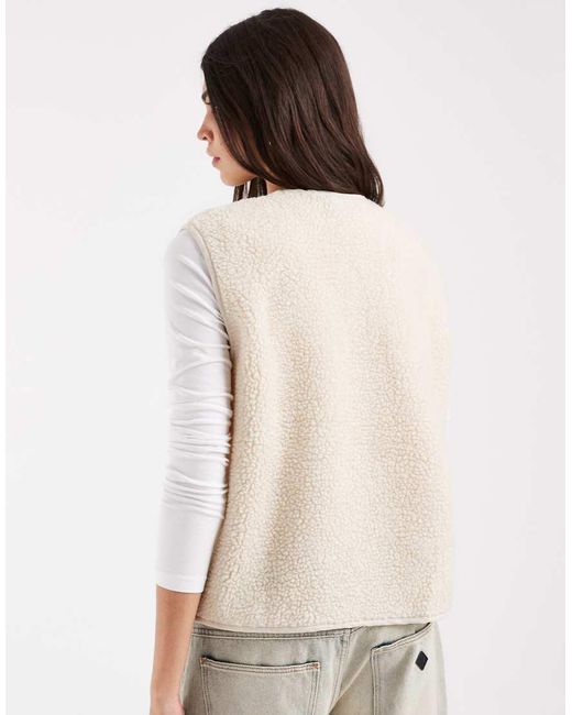 Chaleco Teddy Boxy En -Blanco Vero Moda de color Natural