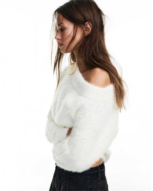 Pull&Bear White Asymmetric Faux Fur Sweater