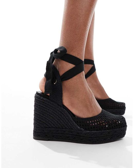 Zeppe Nere All'Uncinetto di Stradivarius in Black