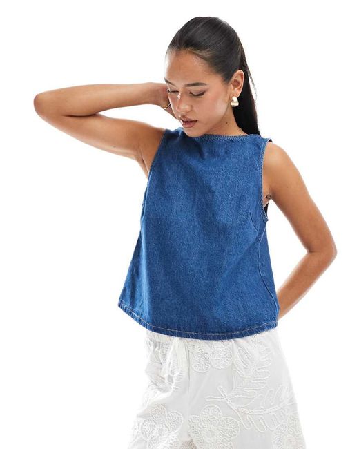 Top Senza Maniche A Trapezio di ASOS in Blue