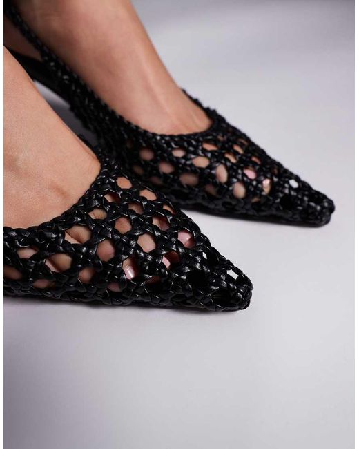 Zapatos Negros Destalonados De Tacón Con Diseño Entretejido Thelma De Public Desire de color Purple