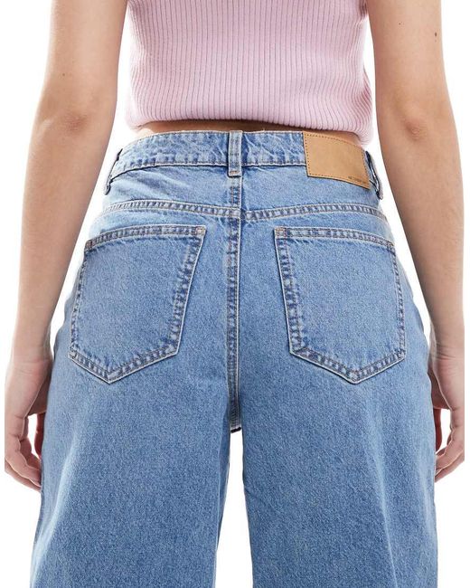 ASOS Ruimvallende Mom Jeans Met Hoge Taille En Kniescheuren in het Blue