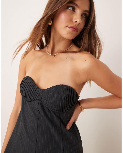 Combinaison bandeau large à rayures fines avec buste plissé ASOS en coloris Gray