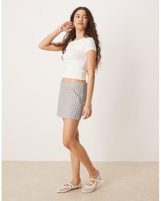 Gina Tricot Top Van Zachte Jersey Met Korte Mouwen En Ronde Hals in het White