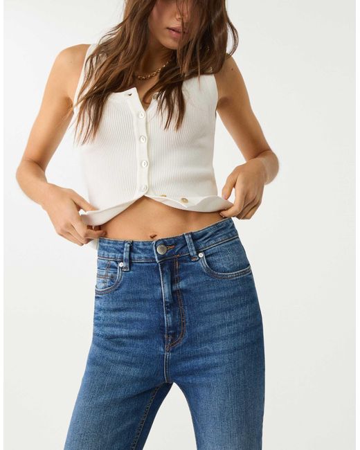 Stradivarius Blue – d78 – verkürzte schlagjeans