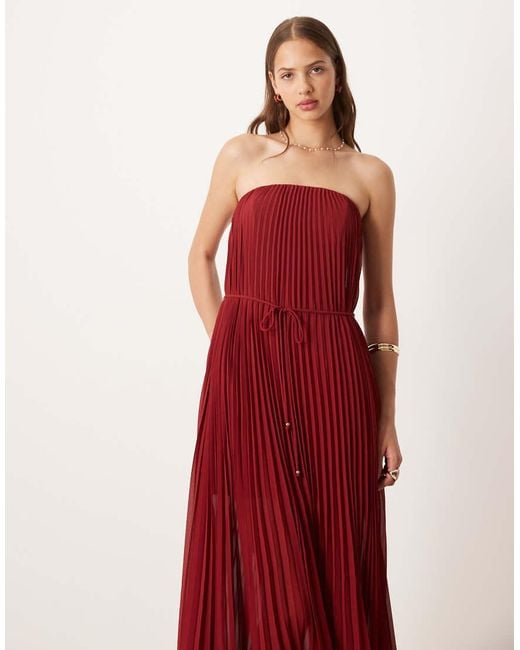 Vestido Semilargo Plisado Con Escote Palabra De Honor De Forever New de color Red