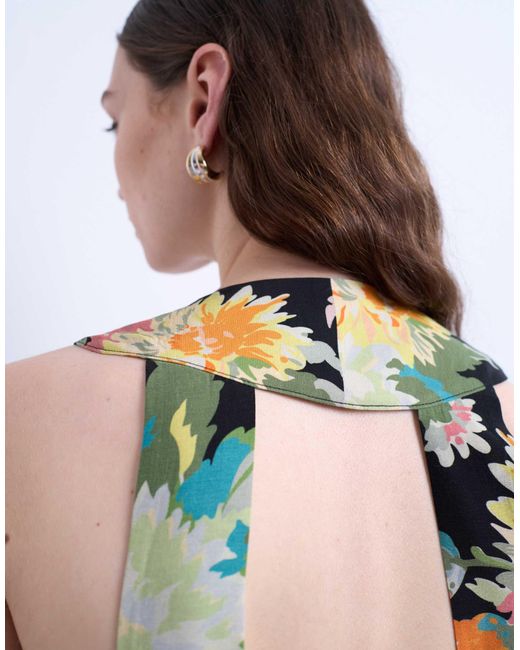 Robe longue à imprimé fleuri vintage avec col montant bénitier et coutures contrastantes TOPSHOP en coloris White