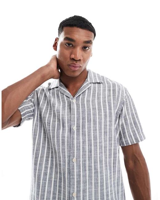 Camicia A Maniche Corte A Righe Testurizzata Con Rever di JJ Rebel in White da Uomo