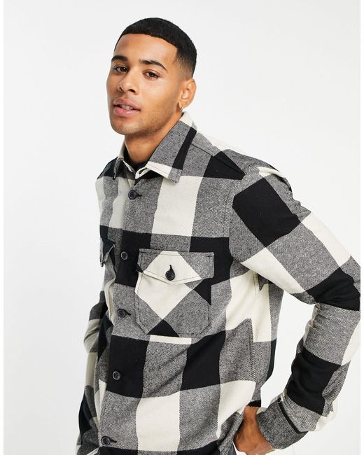 camicia scacchi nera e bianca