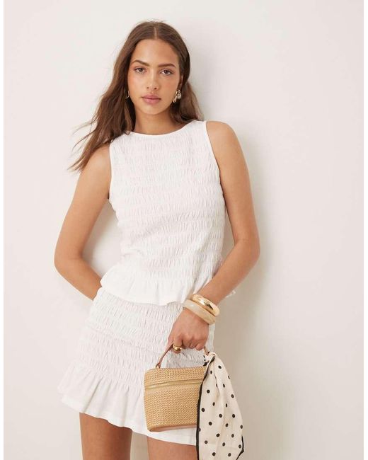 Top Arricciato Con Volant Sul Fondo di ASOS in Natural
