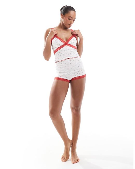 Top De Pijama De Tirantes De Pointelle Con Estampado De Corazones Y Ribete Rojo De Encaje Exclusivo De (Parte De Un Conjunto) The Frolic de color White