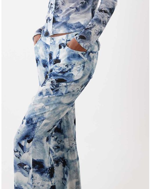 GOOD AMERICAN Blue V Waist Chiffon Flare Trouser Co-ord