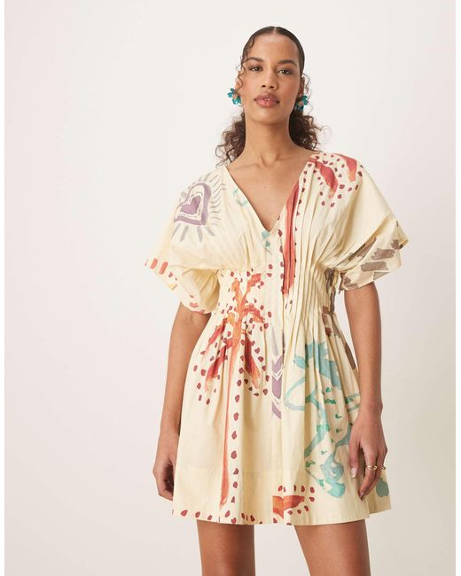 Robe courte à manches courtes et col v avec plis serrés - imprimé abstrait ASOS en coloris Natural