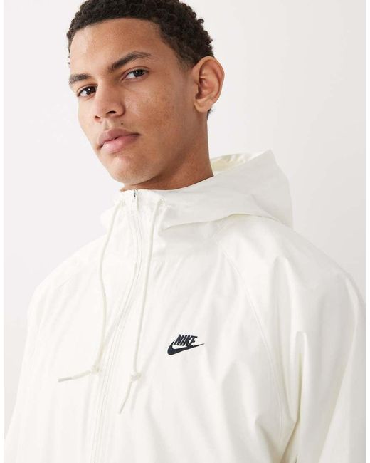 Windrunner di Nike in White da Uomo