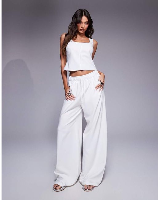 Pantalones Blancos Con Lazada En La Cintura Y Pespuntes En Contraste De (Parte De Un Conjunto) ASOS de color White