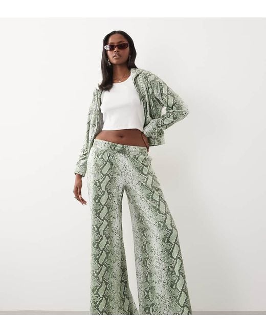 Juicy Couture White Exclusive Velour Diamante Logo Wide Leg joggers Co-ord