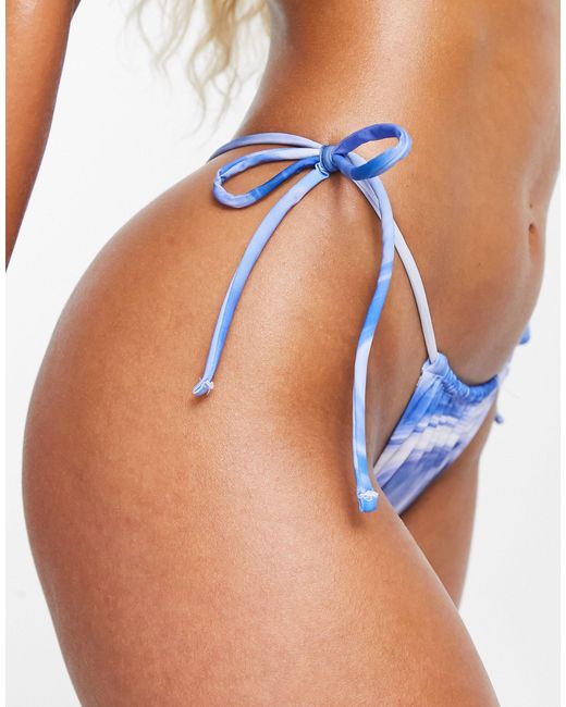 NA-KD Blue X josefine simone dahl – gebundene bikinihose mit wirbelmuster