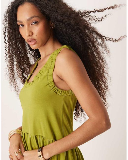 Vestido Midi Verde Amplio Con Cuello Ancho Fruncido De ASOS de color Yellow