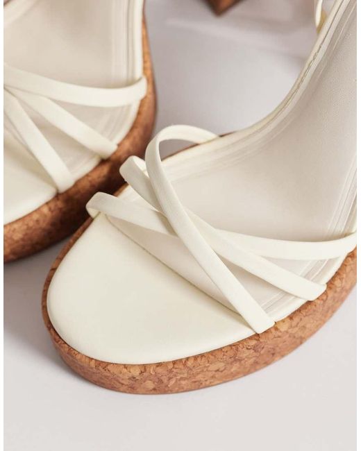 Nancy di ASOS in White