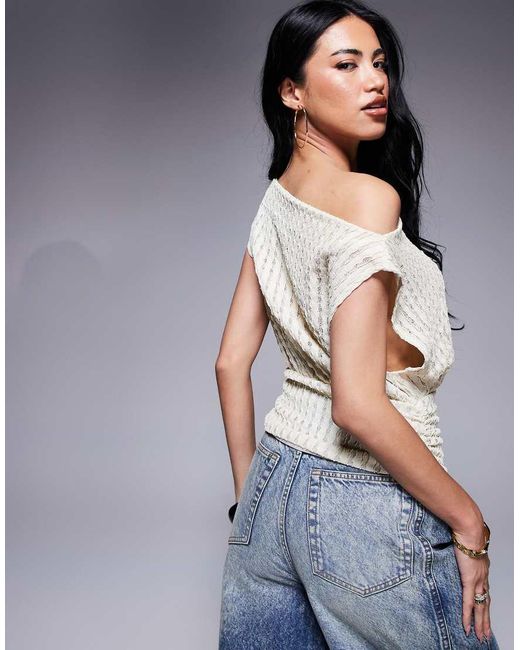 ASOS Asymmetrische Top Met Textuur Blote Schouder, Korte Mouwen En Getailleerd Detail in het Gray