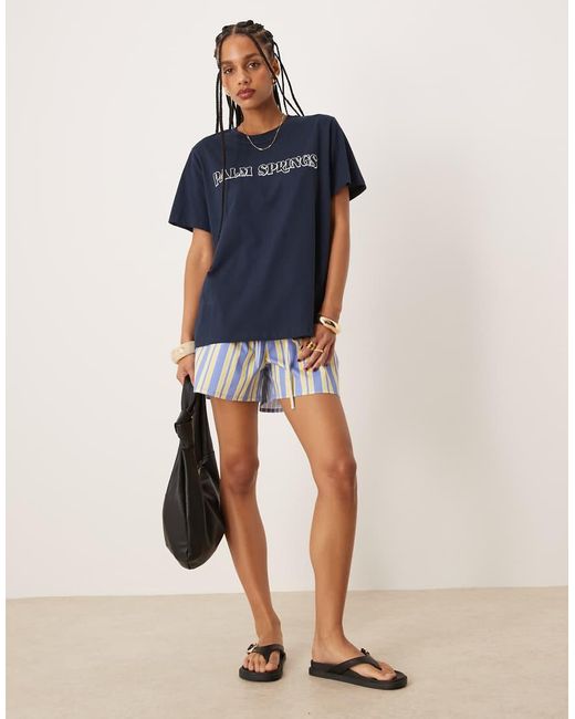 Camiseta De Corte Estándar Con Estampado Gráfico "Palm Spring" De ASOS de color Blue