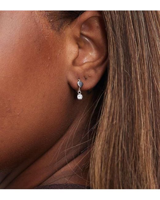 Pendientes De Aro Pequeños De Plata De Ley Con Colgante De Corazón De Circonita De -Plateado Kingsley Ryan de color Brown