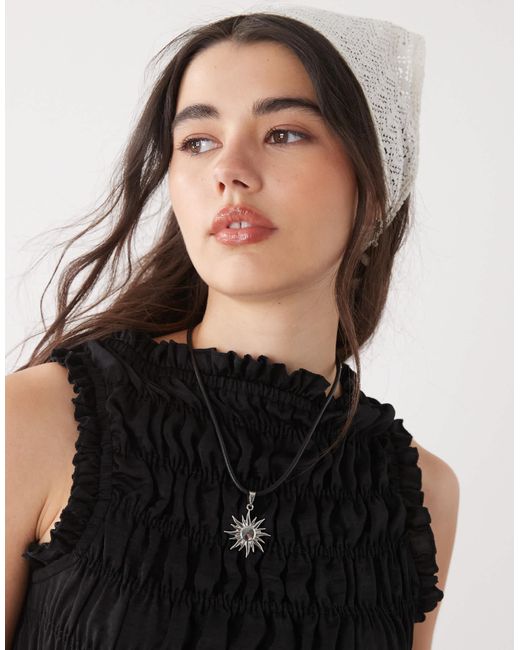 Débardeur d'ensemble froncé en aspect satin Collusion en coloris Black