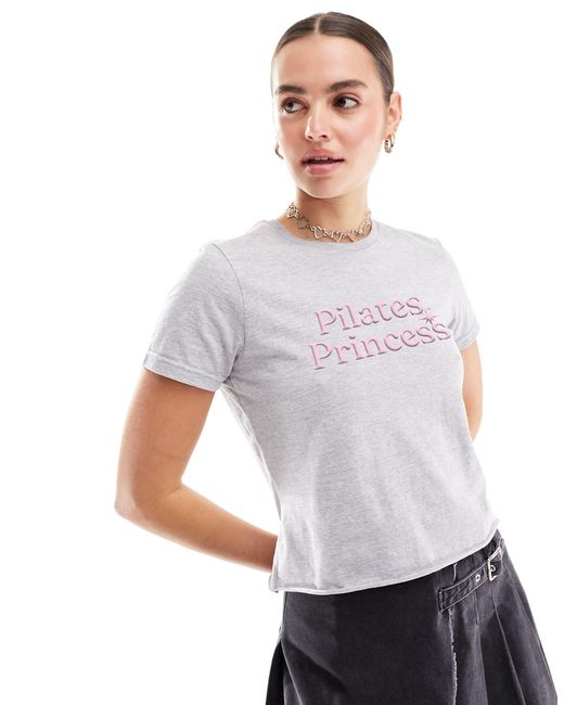 T-shirt court avec motif « pilates princess » - chiné ASOS en coloris White