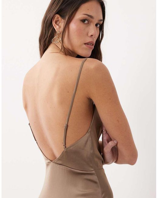 Vestido Largo Marrón Topo De Tirantes Con Cuello Desbocado De Satén De -Beis Neutro Vila de color White