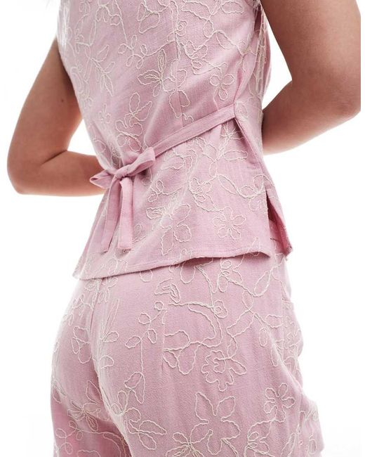 Stradivarius Top Met Borduursel En V-Hals in het Pink