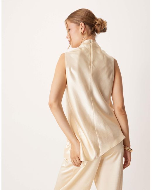 ASOS Natural – hochgeschlossenes, asymmetrisches satin-oberteil