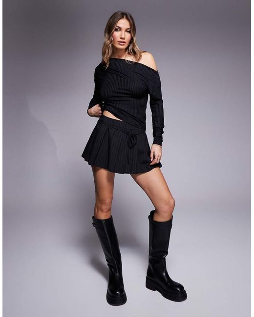ASOS Geribbelde Top Met Lange Mouwen En Blote Schouders in het Black