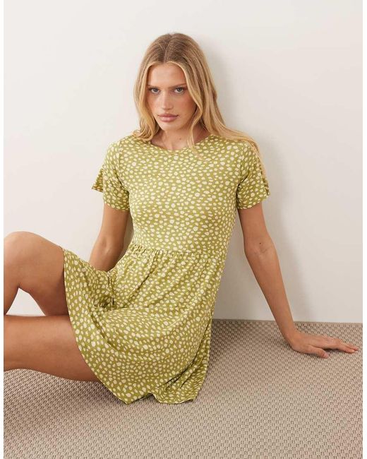 Wednesday's Girl Green Wednesdays Girl Smudge Spot