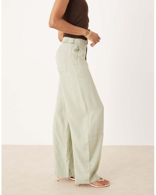 Pantalones De Pernera Barrel Con Detalle De Costuras De Tejido Suave De Tall ASOS de color Natural