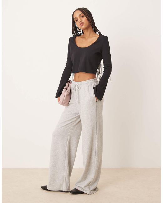 ASOS Black – geripptes, kastiges, langärmliges cropped-oberteil