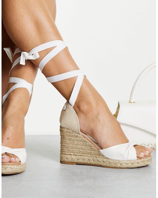 Hverdage ikke noget tunge New Look Tie Up Espadrille Wedge Heel Sandals in White | Lyst UK
