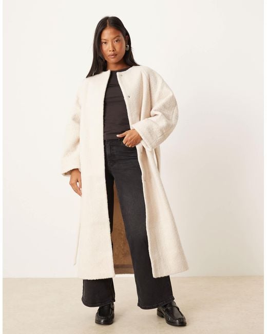 ASOS Natural Asos design petite – kragenloser, eleganter longline-mantel aus bouclé