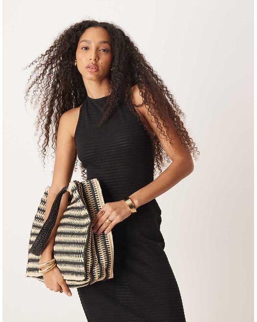 Vestito Midi Senza Maniche All'Uncinetto Con Retro Elasticizzato di ASOS in Black