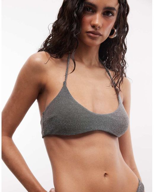 Esclusiva di Weekday in Gray