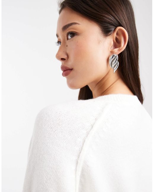 Pull en maille à col boutonné et manches longues - crème ASOS en coloris White