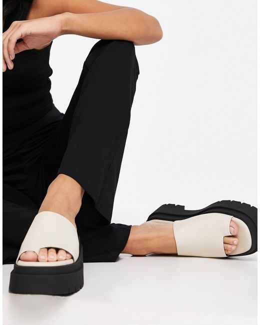 slides with toe loop