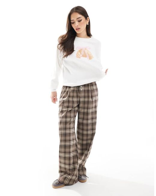 Hollister White Knitted Croissiant Graphic Jumper