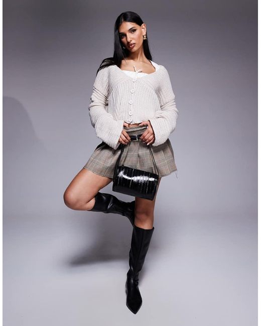 Princess Polly Gebreid Cropped Vest Met Klokmouwen, V-Hals En Knoopsluiting Aan De Voorkant in het Natural
