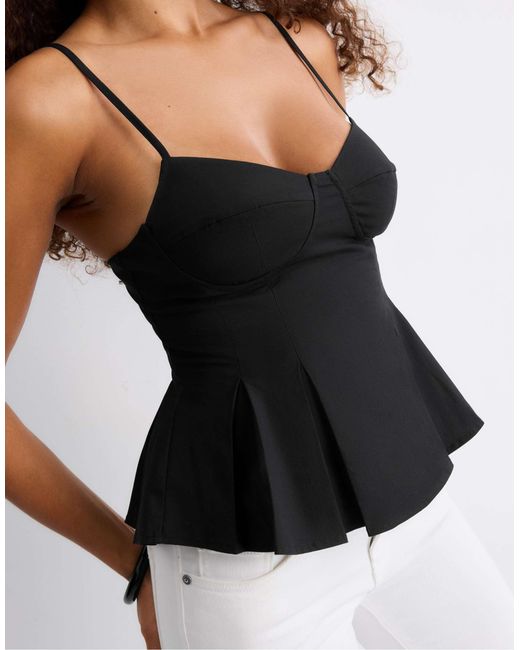 Stradivarius Black – figurbetontes, plissiertes oberteil