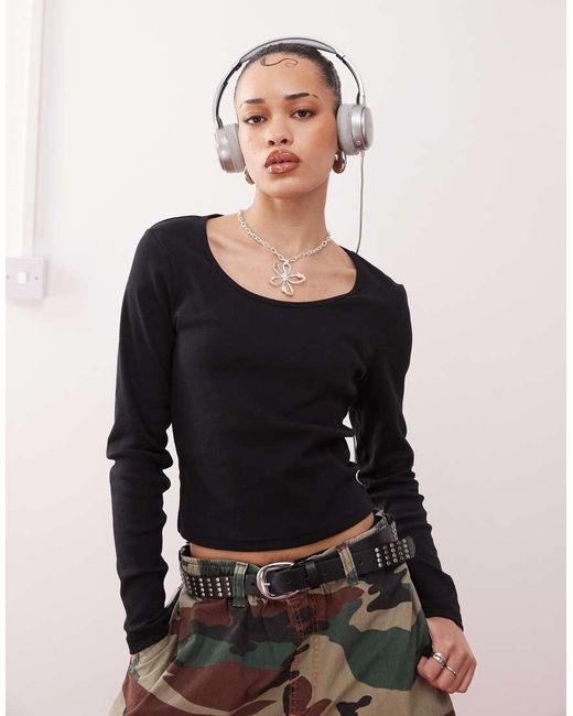 Top A Maniche Lunghe A Coste Con Scollo Squadrato di Collusion in Black