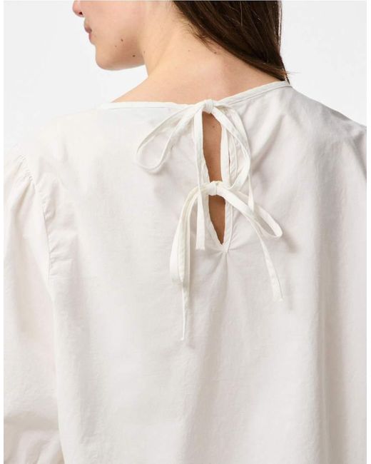 Top A Maniche Corte di Pieces in White