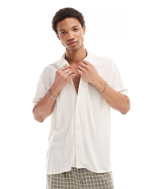 Camisa color con cuello Reclaimed (vintage) de hombre de color White