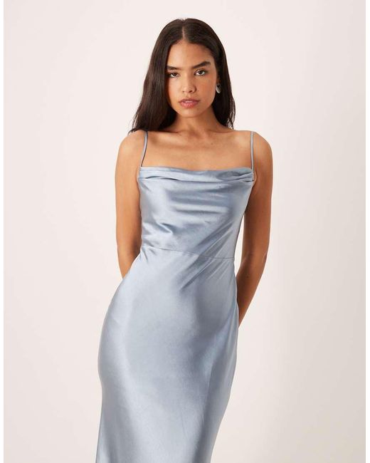 Keisha di Pretty Lavish in Blue